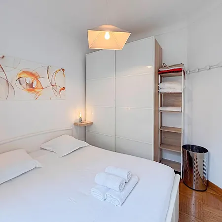 2p Pres Du Negresco Et De La - 3pers *